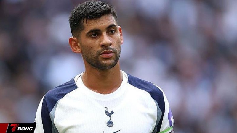 Cristian Romero cam kết nỗ lực hết sức để trụ hạng